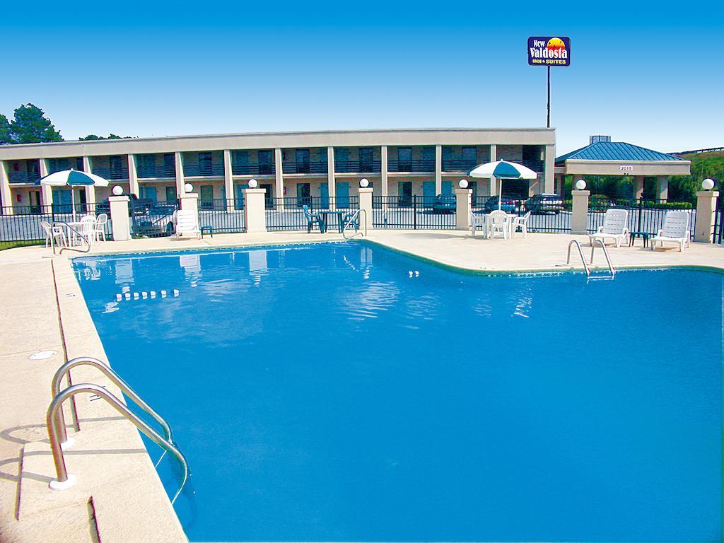 New Valdosta Inn And Suites Eksteriør billede