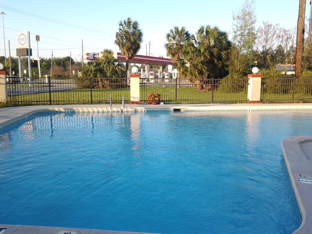 New Valdosta Inn And Suites Eksteriør billede